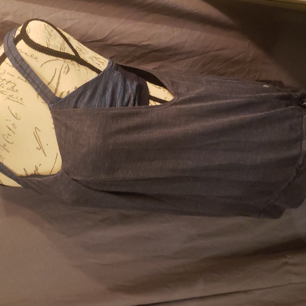 Lululemon tanktop grey blue striped blue built in bra